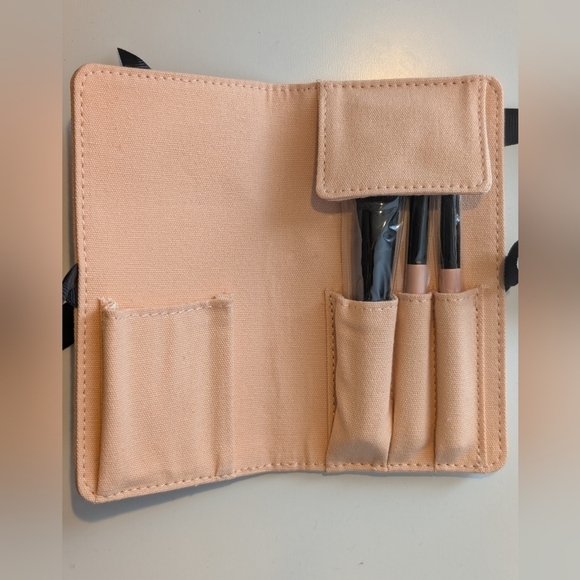 Gucci | 3 Piece Makeup Brush Travel Kit - Picture 4 of 8